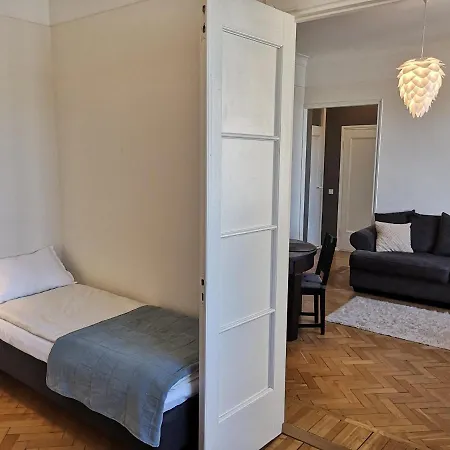 Gonsiori 3 Tenors 아파트 탈린